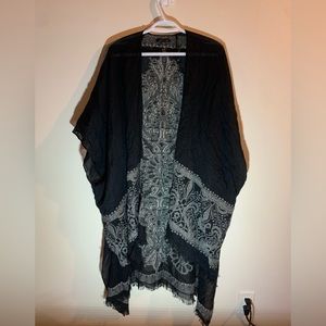 Women’s American eagle shawl